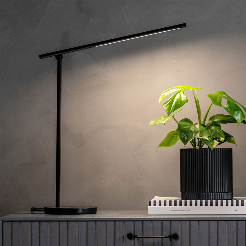 srcset=https://www.aktivmiljo.se/wp-content/uploads/2025/05/Bordslampa_eco_svart_miljo.jpg